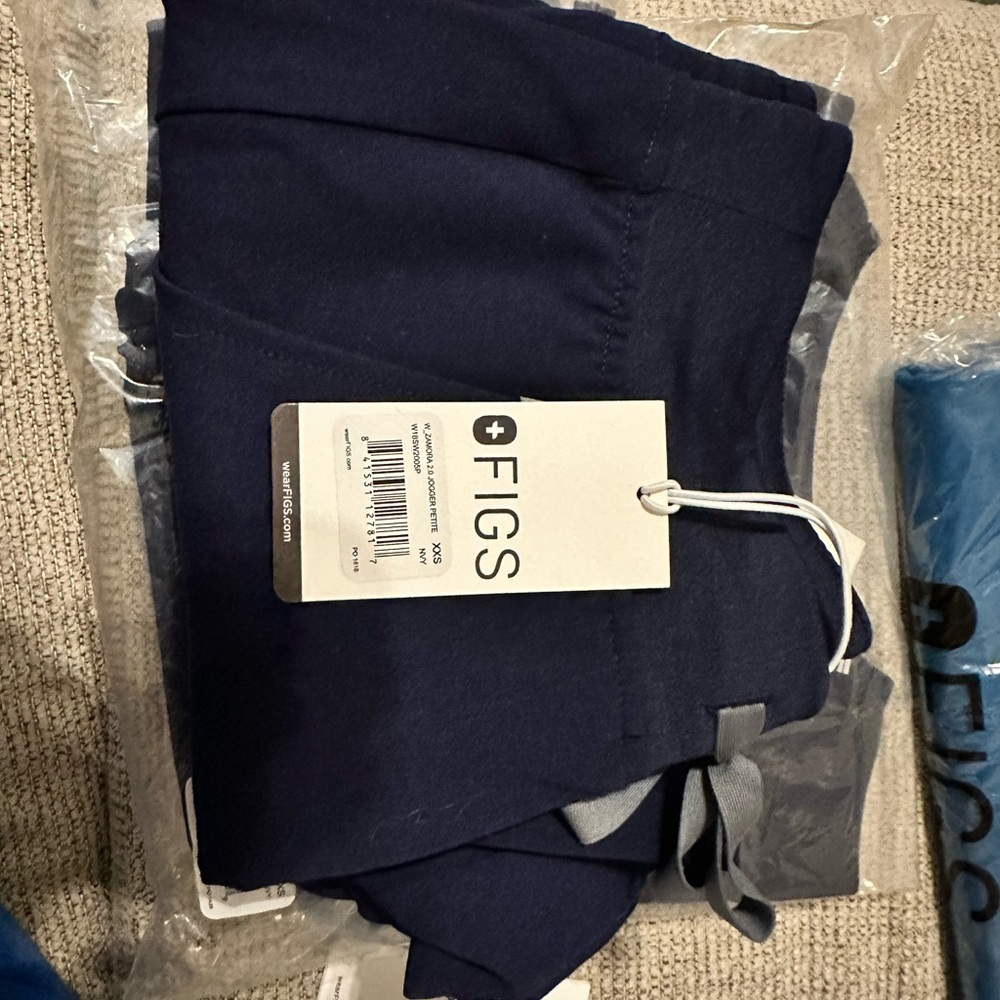Figs Navy petite XXS SET OF 2 pants 1 top